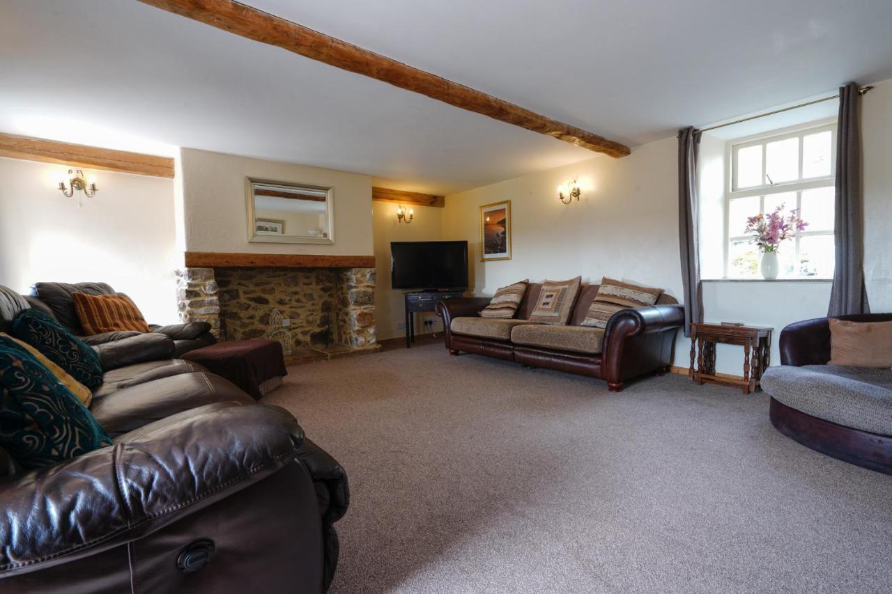 Hulmes Vale House - Sleeps 14 - Peak District Villa Buxton  Exterior photo
